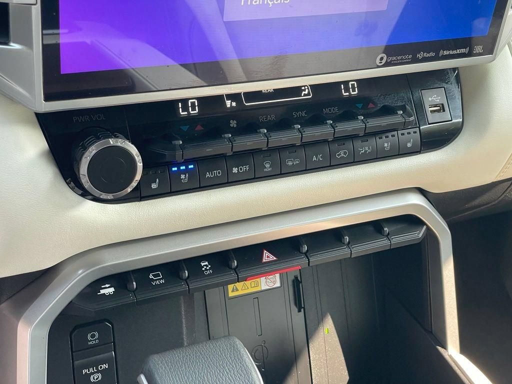 Used 2023 Toyota Sequoia Capstone AWD/4WD image 20