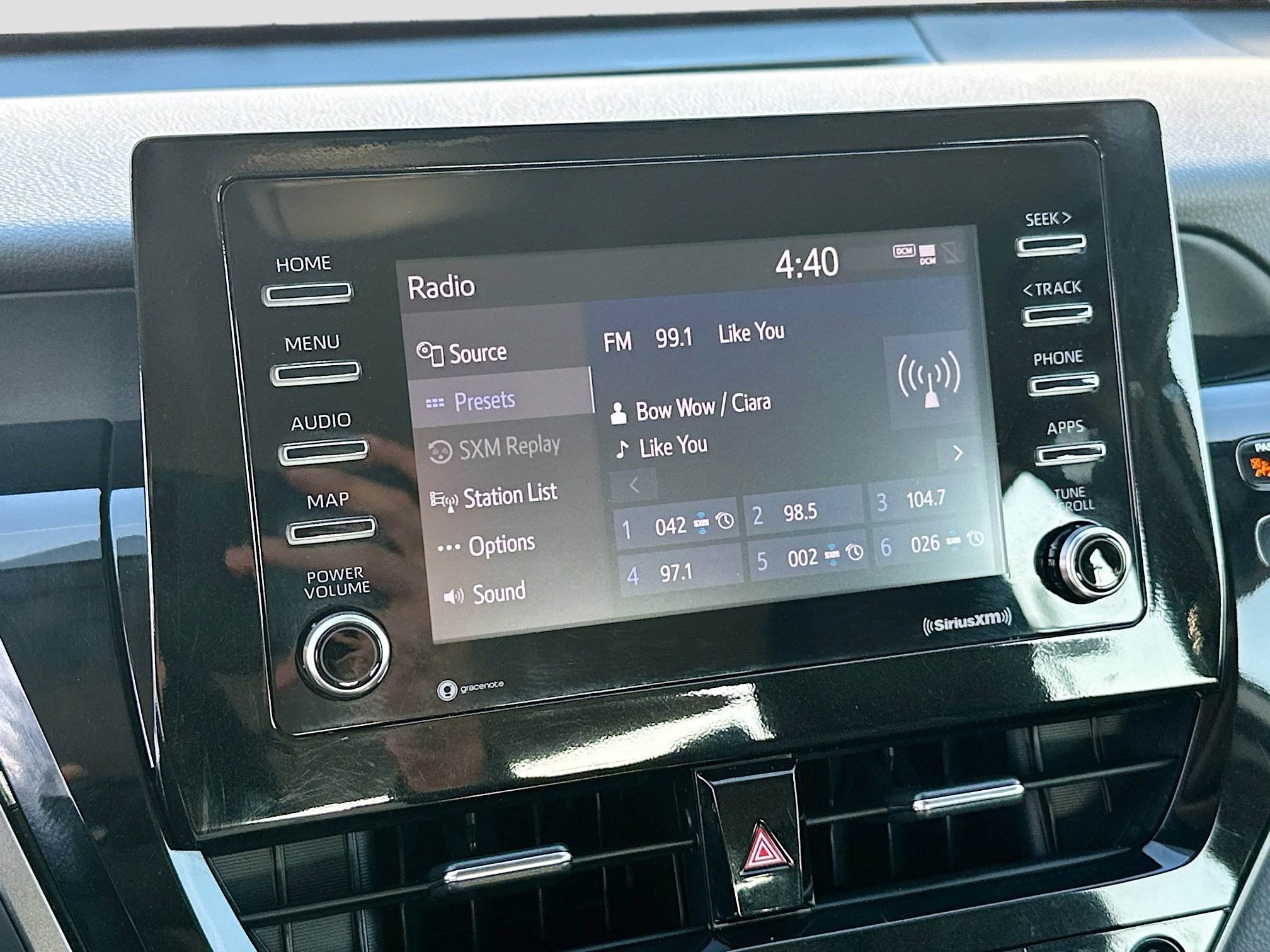 Used 2023 Toyota Camry SE image 13