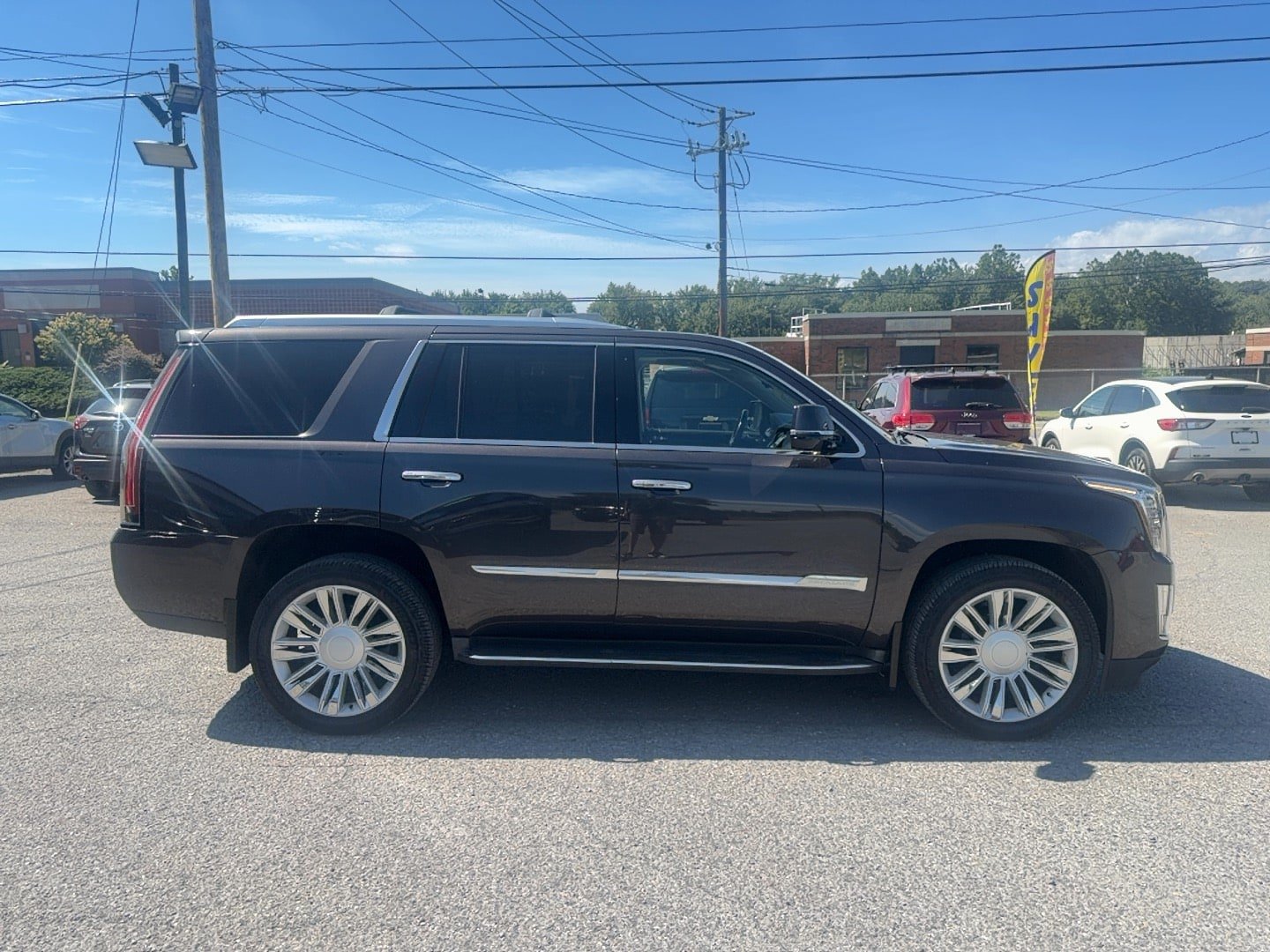 Used 2016 Cadillac Escalade Luxury AWD/4WD image 6