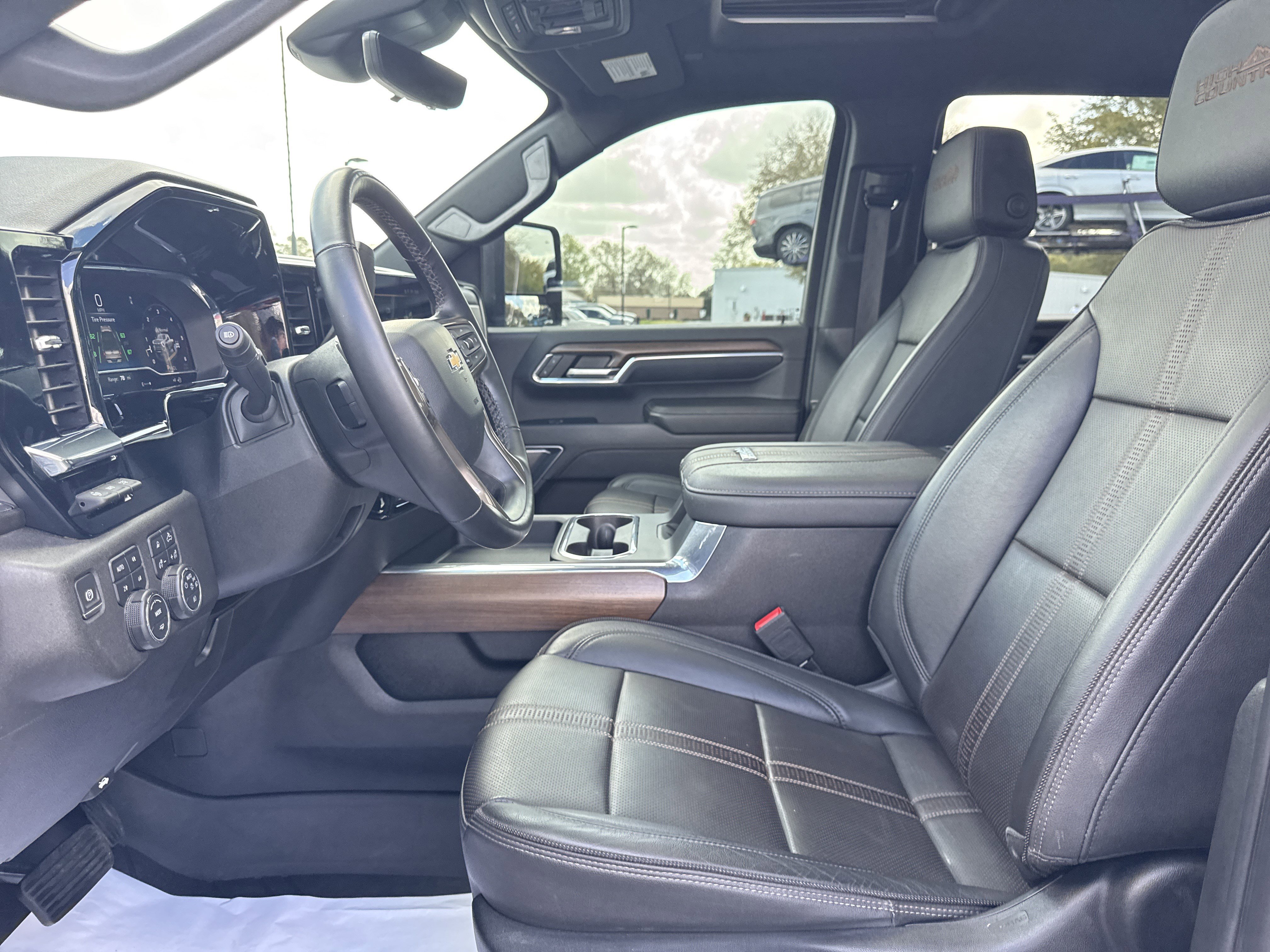 Used 2024 Chevrolet Silverado 3500 High Country w/ High Country Premium Package image 13