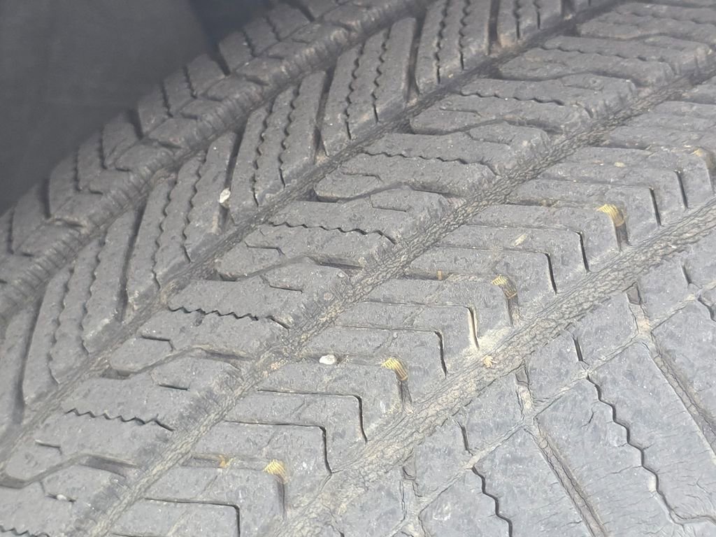 Used 2024 BMW X5 xDrive40i w/ Premium Package image 11