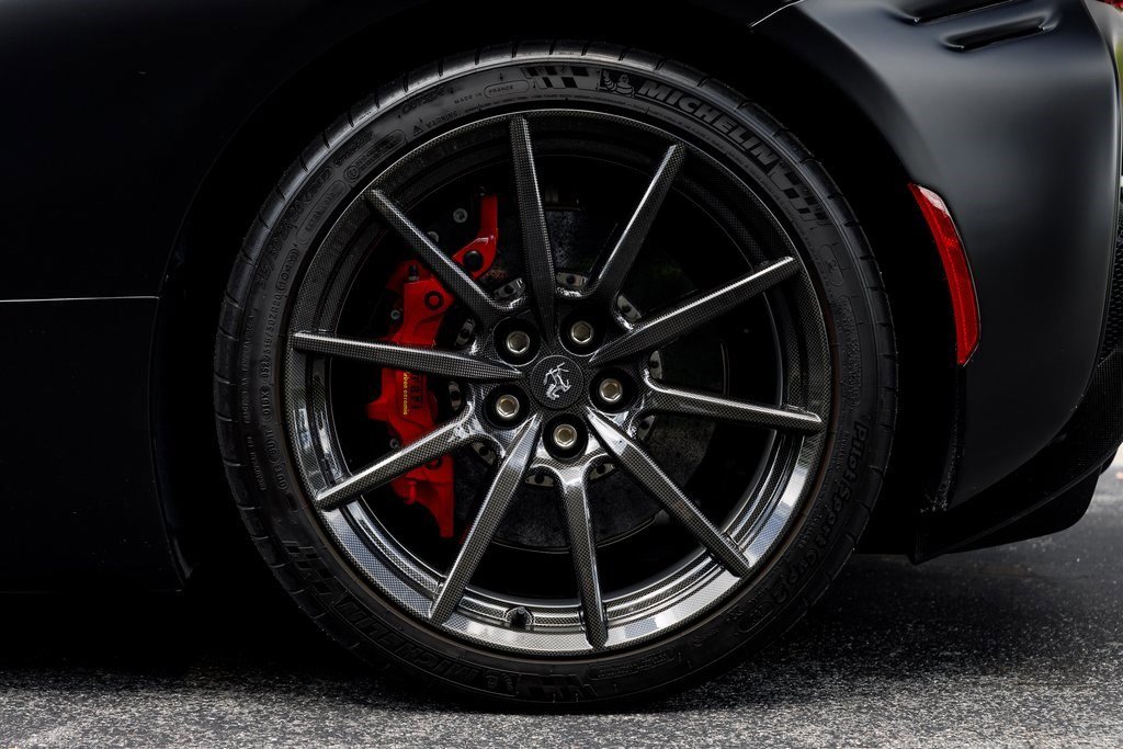 Used 2022 Ferrari SF90 Spider image 39