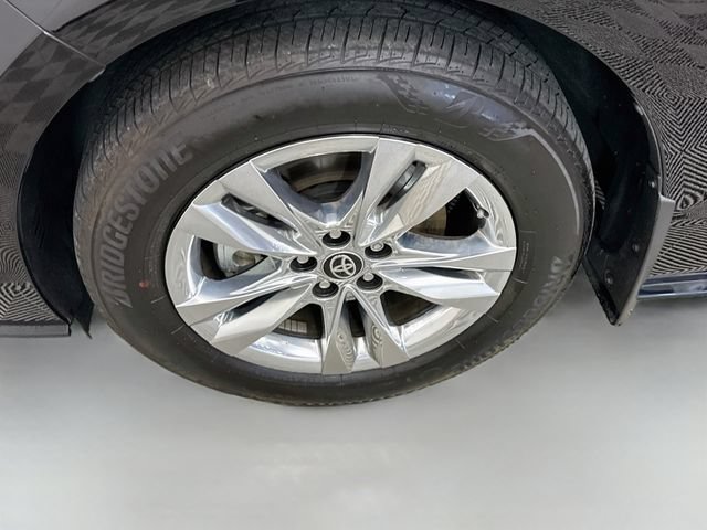 Used 2024 Toyota Sienna Limited AWD/4WD image 34