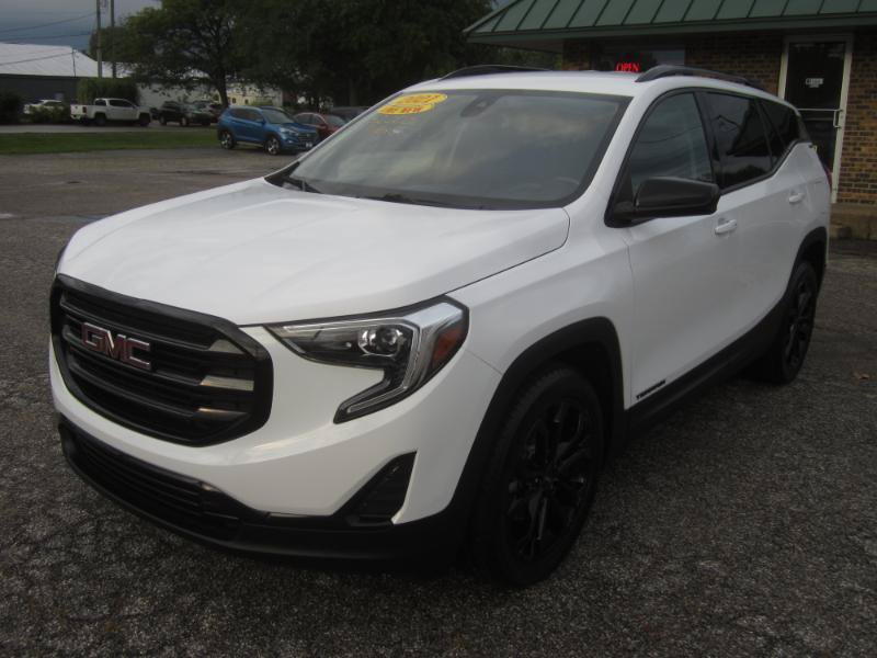 Used 2021 GMC Terrain SLE w/ Driver Convenience Package FWD image 4