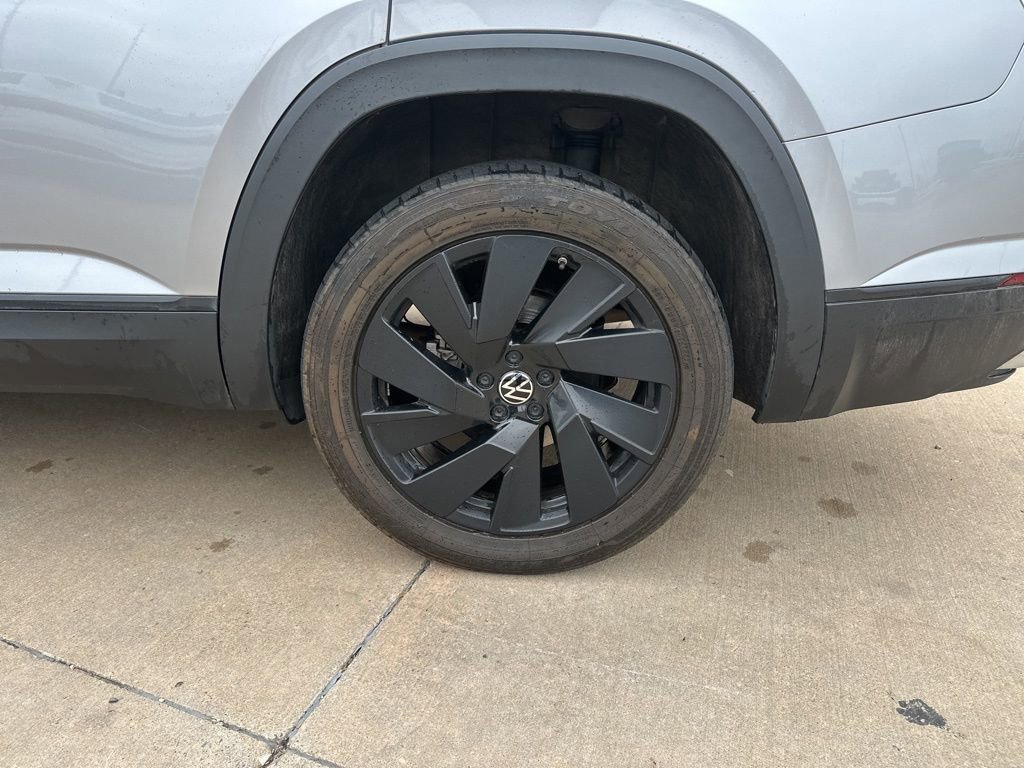Used 2024 Volkswagen Atlas SE w/ Black Wheel Package AWD/4WD image 8