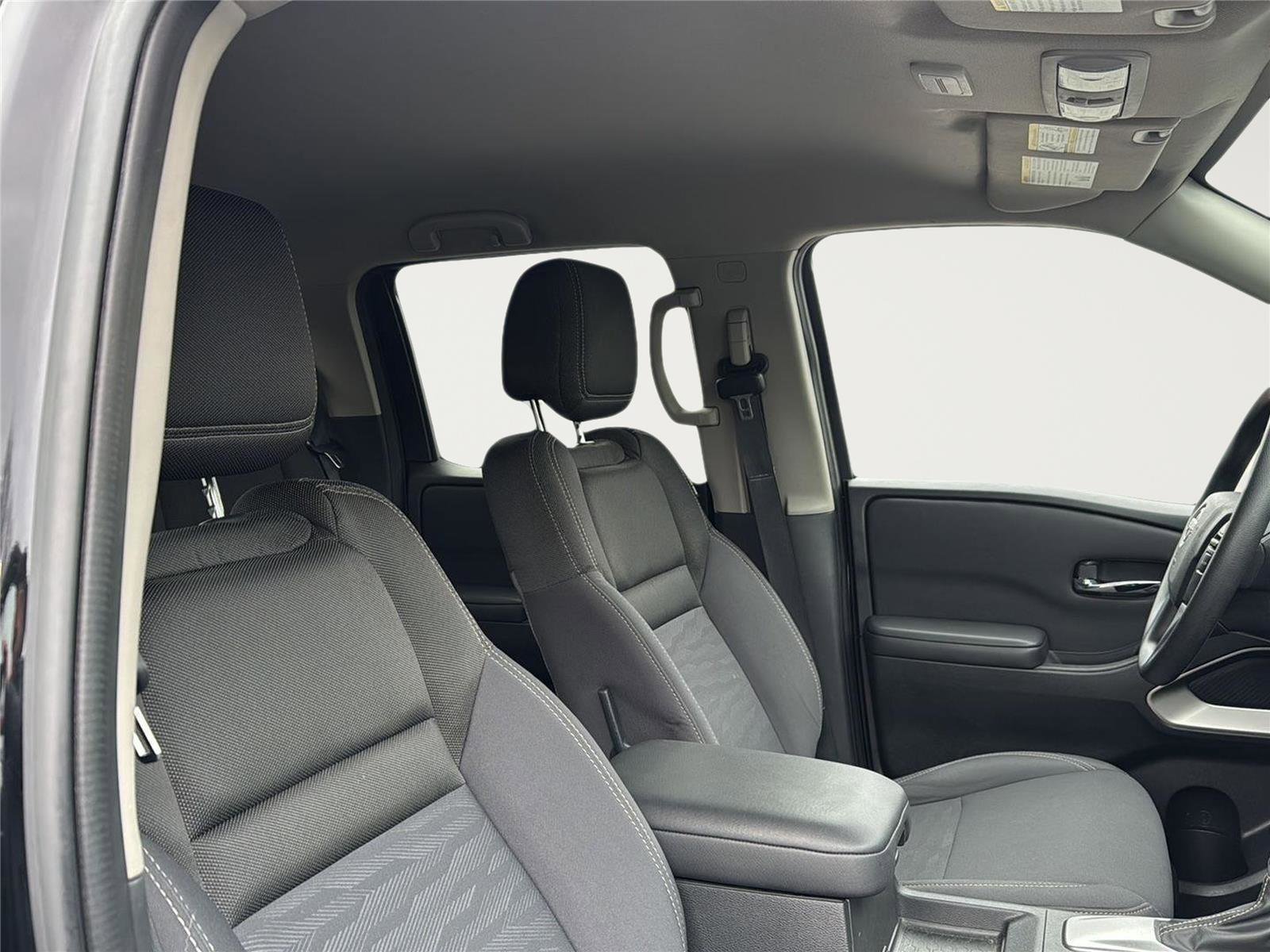 Used 2023 Nissan Frontier SV image 33
