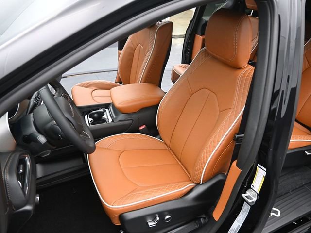 New 2026 Chrysler Pacifica Pinnacle image 11