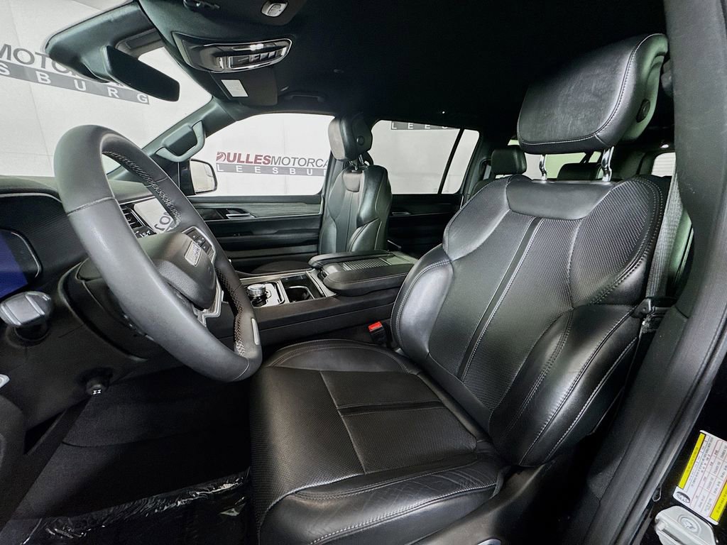 Used 2024 Jeep Wagoneer L Series II w/ Flexible Seating Group image 21