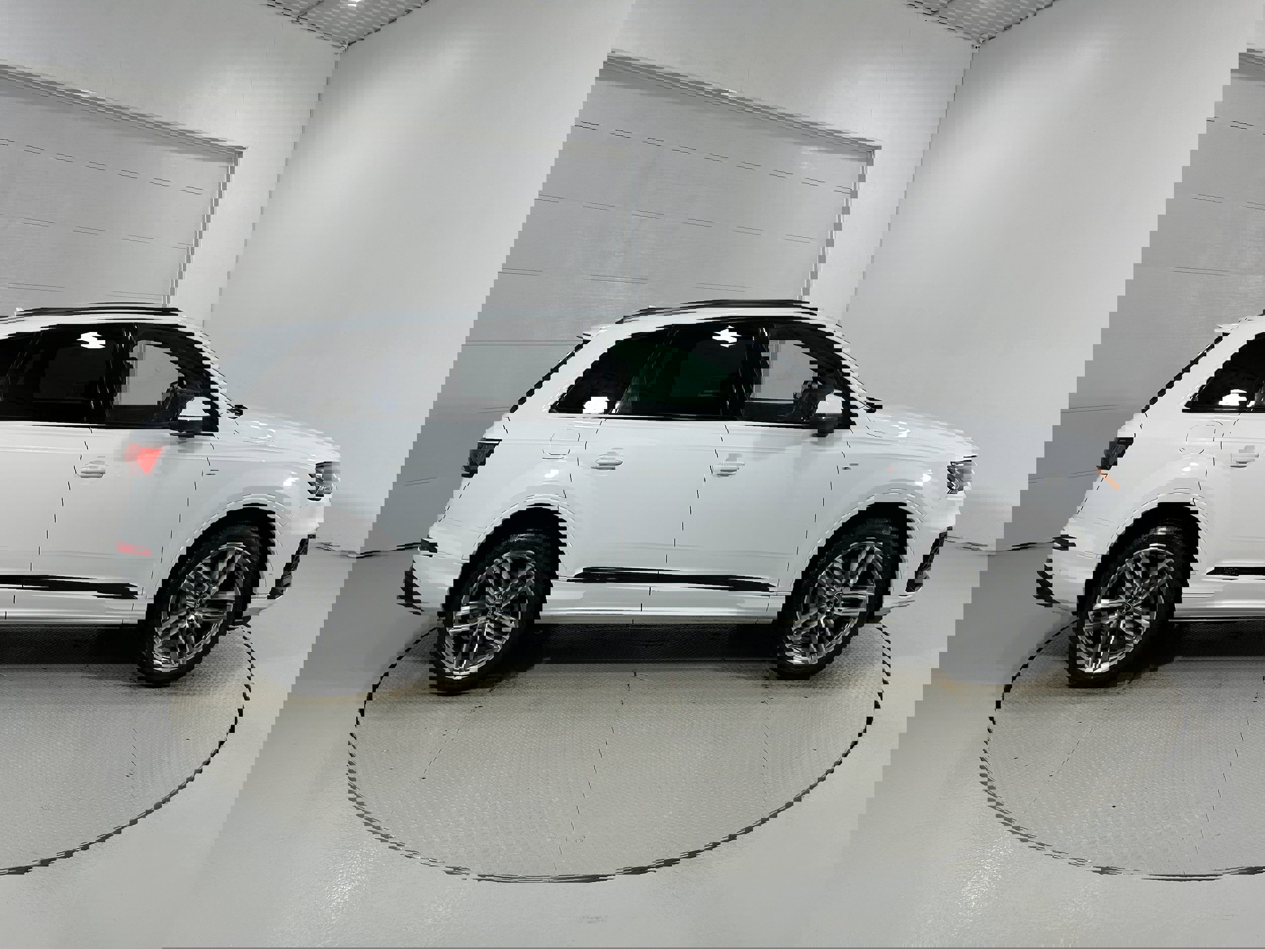 Used 2021 Audi Q7 image 41