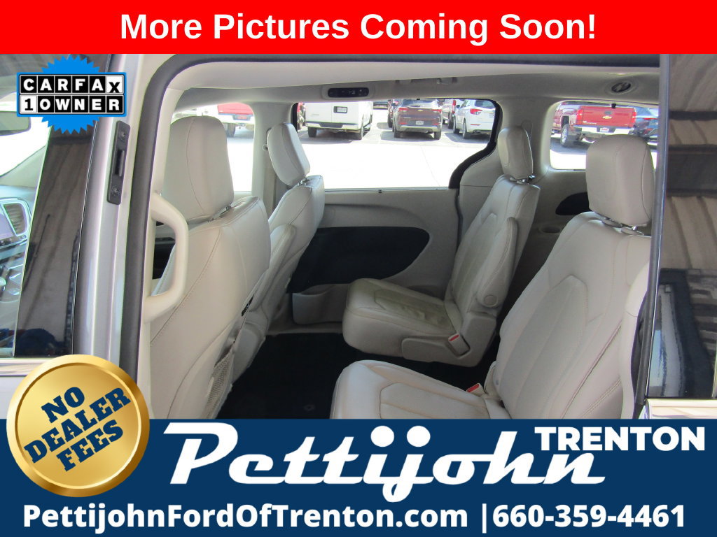 Used 2021 Chrysler Pacifica Touring-L FWD image 33