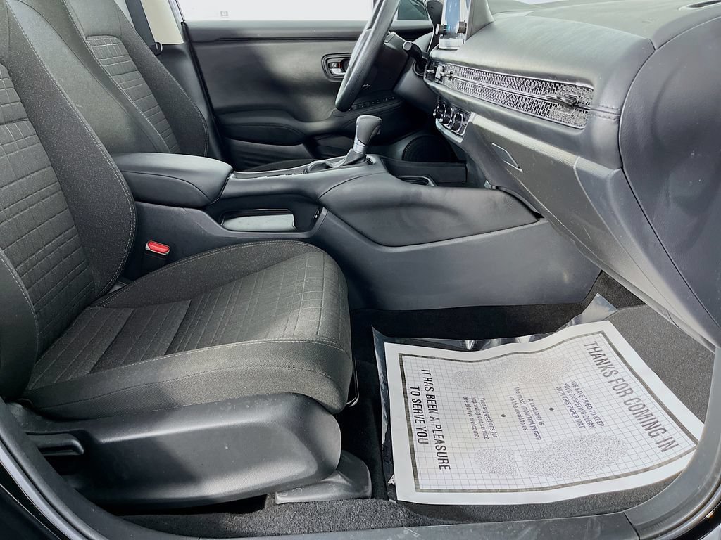 Used 2025 Honda HR-V LX image 31