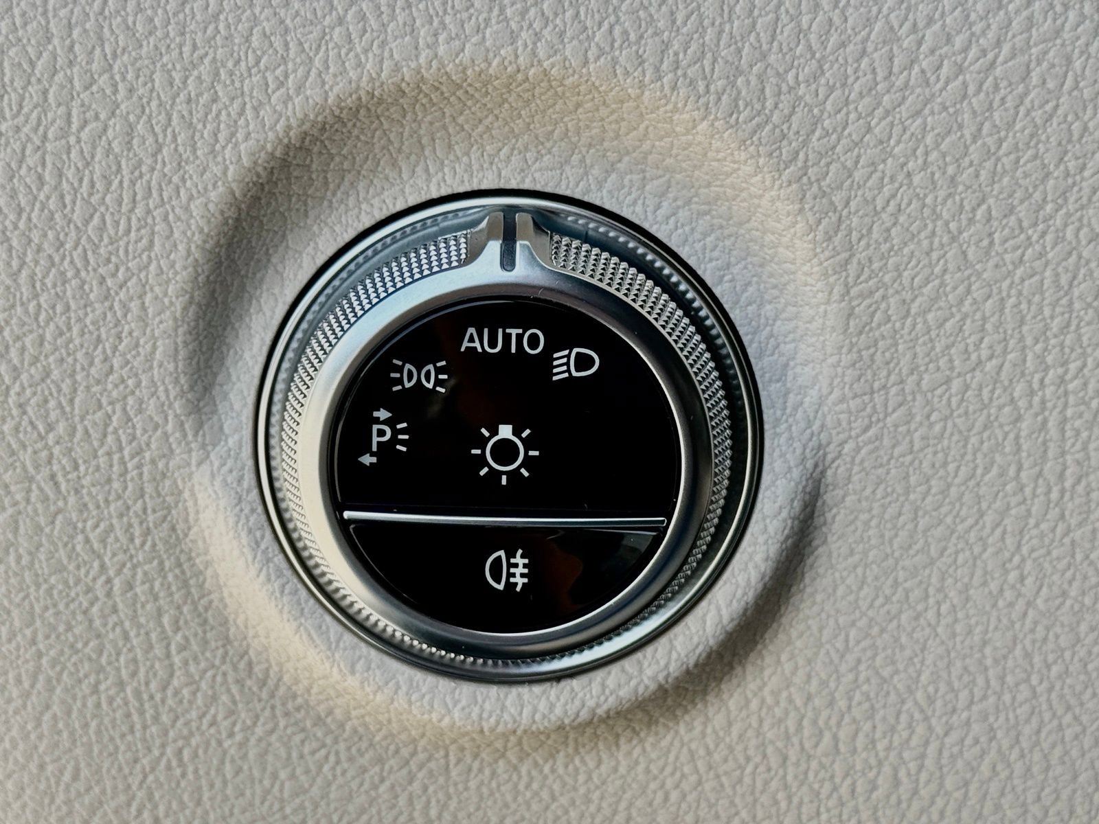 Used 2024 Mercedes-Benz C 300 Sedan image 31