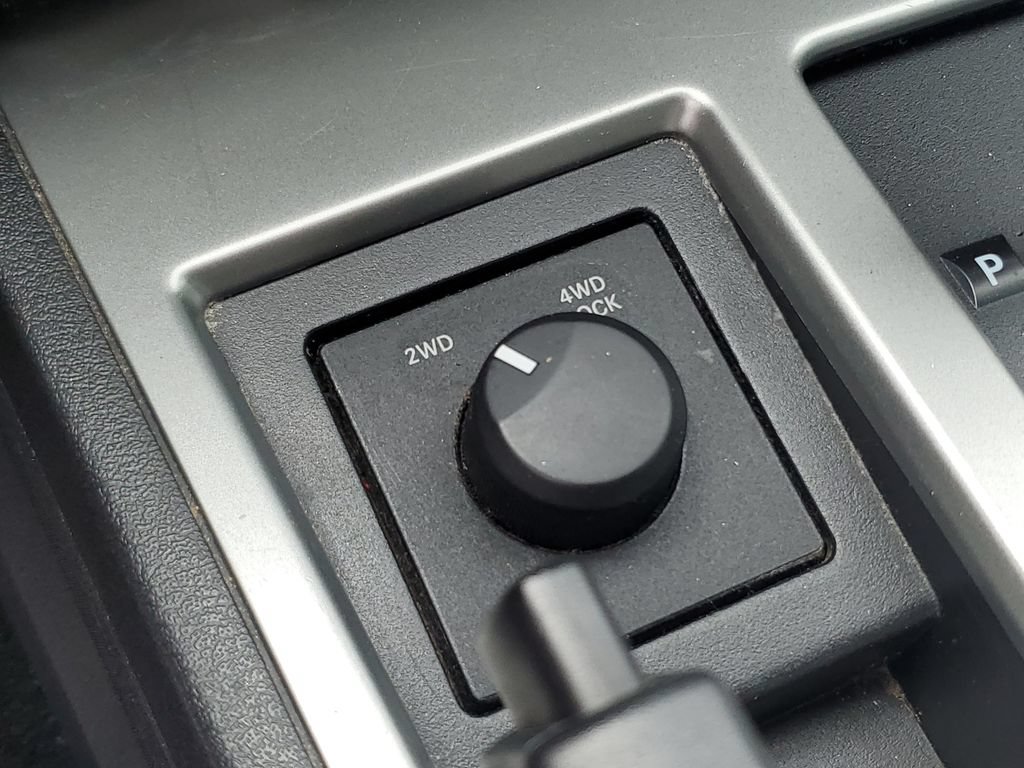 Used 2011 Dodge Nitro Heat AWD/4WD image 28