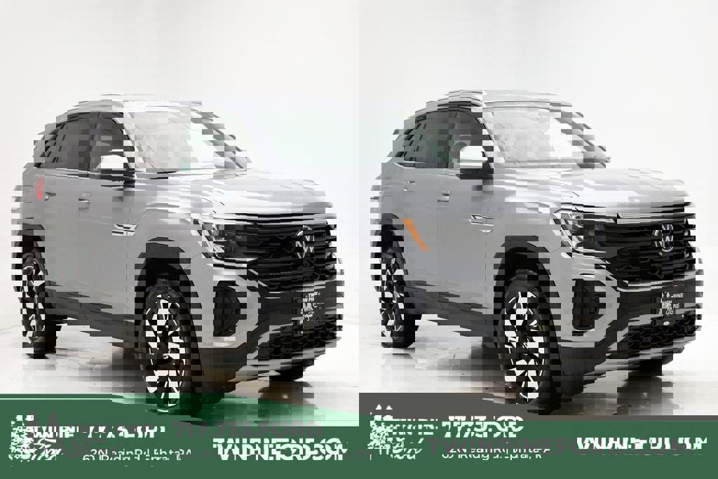 Used 2025 Volkswagen Atlas Cross Sport SE image 1