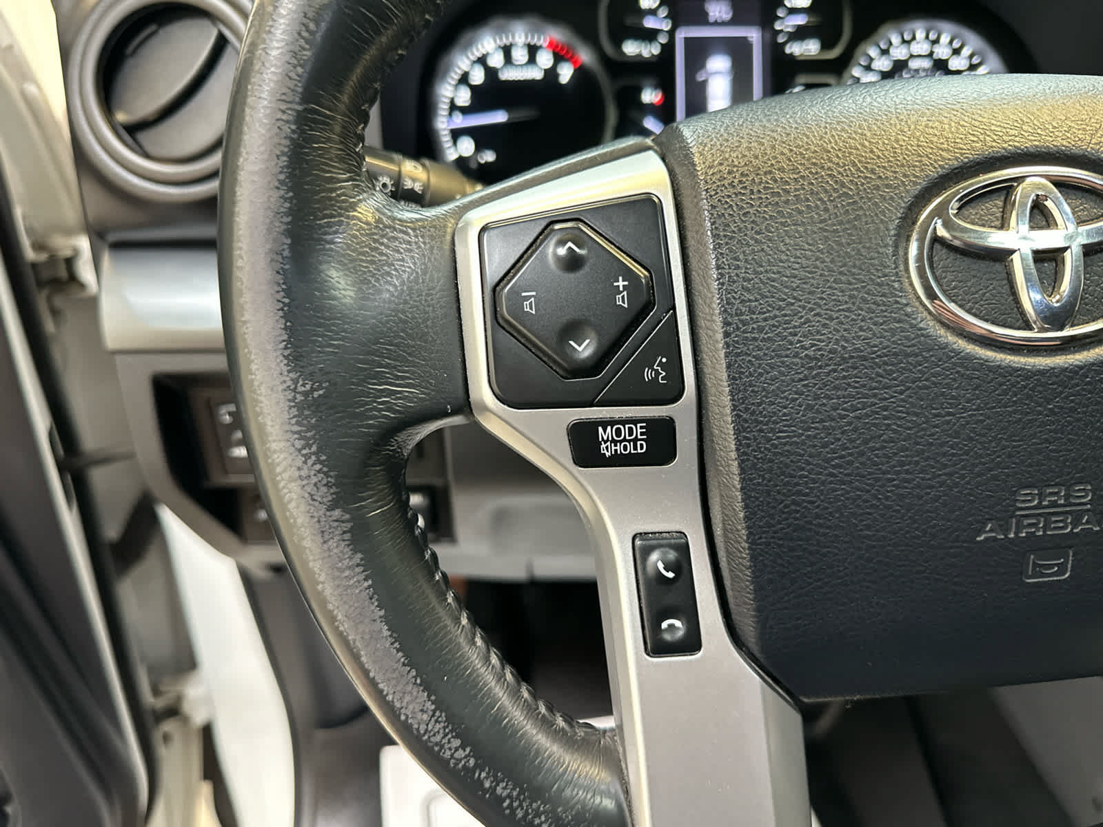 Used 2019 Toyota Tundra Platinum AWD/4WD image 22