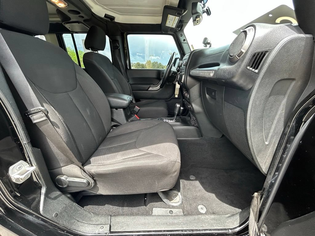 Used 2018 Jeep Wrangler Unlimited Sport S AWD/4WD image 28