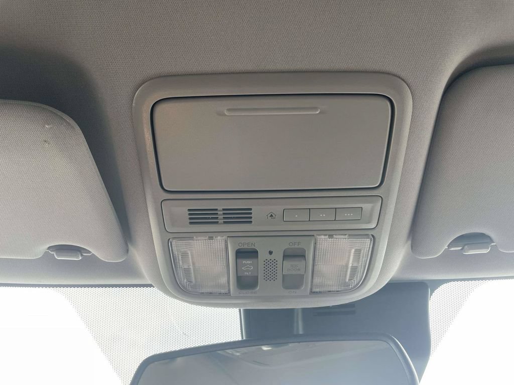 Used 2017 Honda Pilot Touring image 29