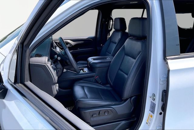 Used 2022 Chevrolet Tahoe Z71 w/ Luxury Package AWD/4WD image 15