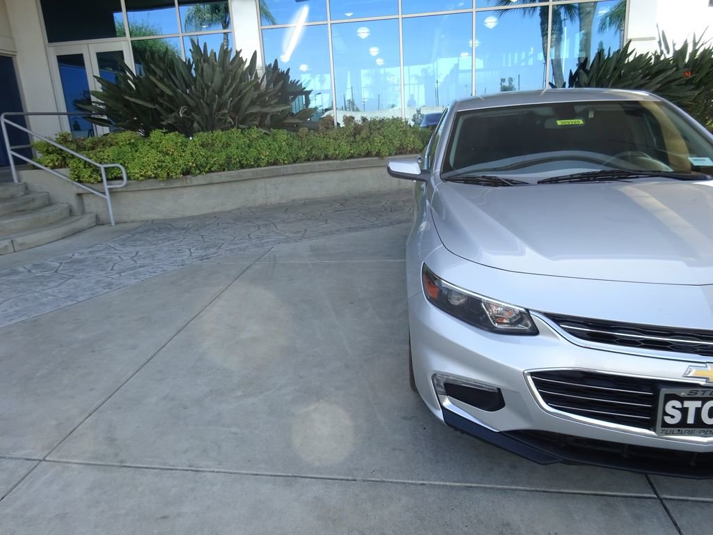 Used 2018 Chevrolet Malibu LT FWD image 30