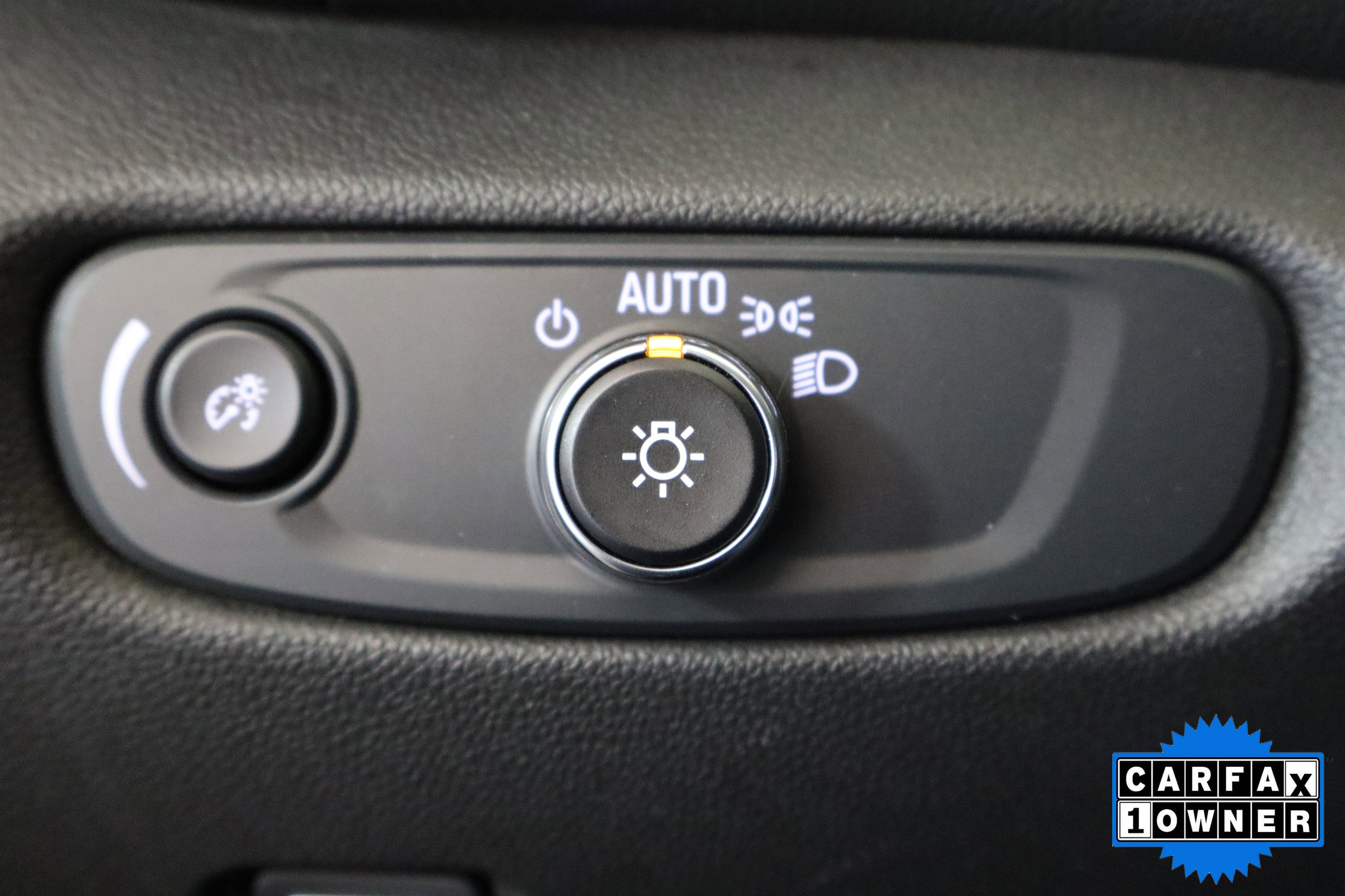 Used 2025 Chevrolet Blazer LT image 32