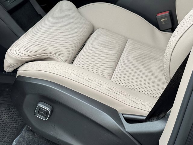 New 2025 Volvo EX90 Plus w/ Protection Package Premier image 20