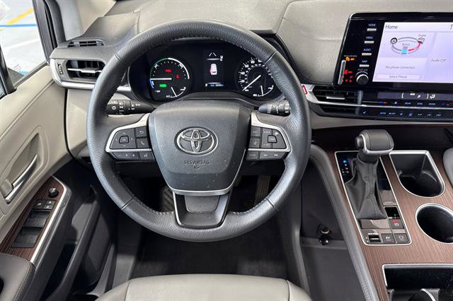 Used 2024 Toyota Sienna XLE AWD/4WD image 15