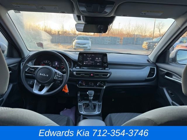 Used 2023 Kia Seltos LX image 12