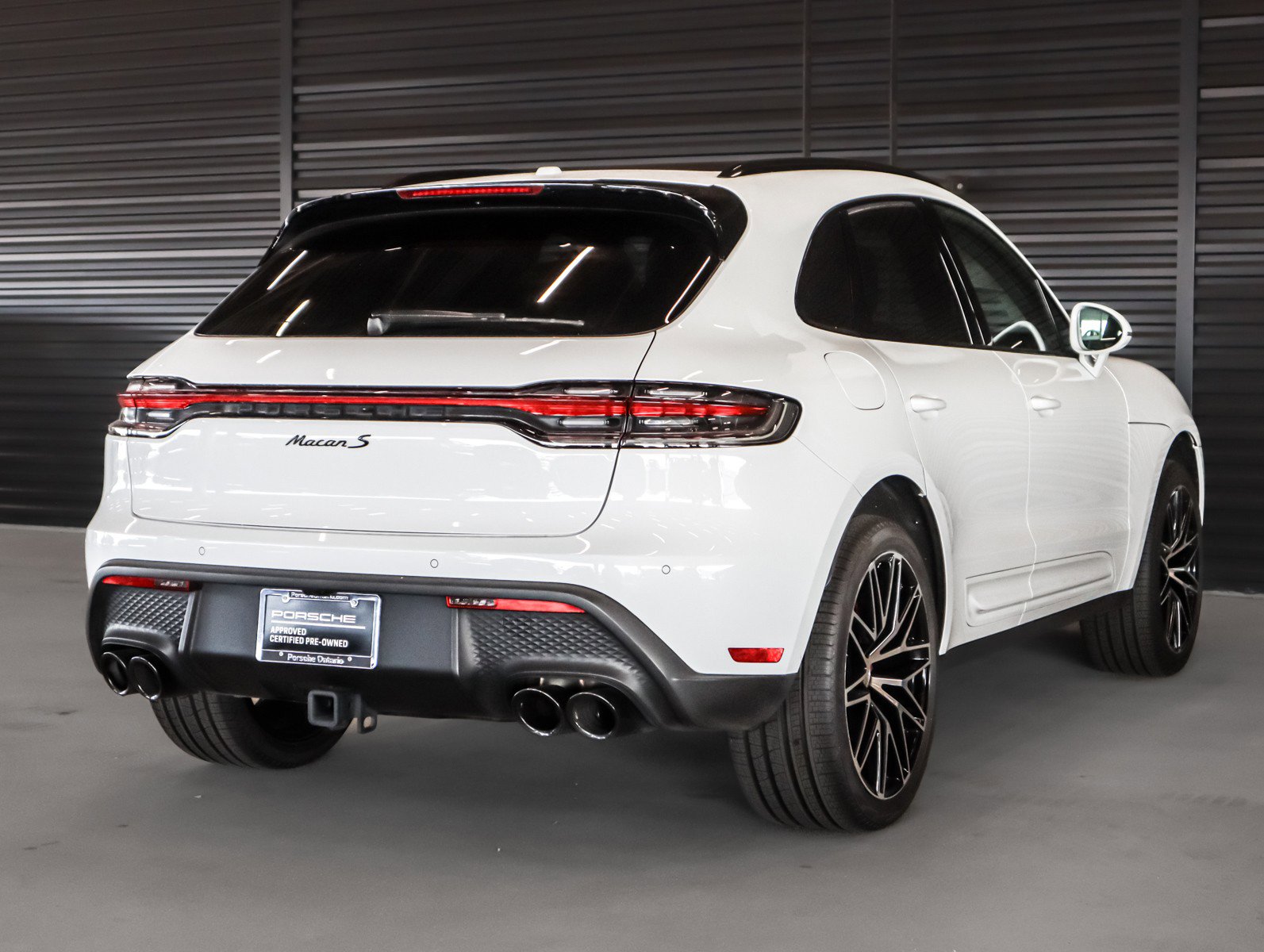 Certified 2023 Porsche Macan S AWD/4WD image 10