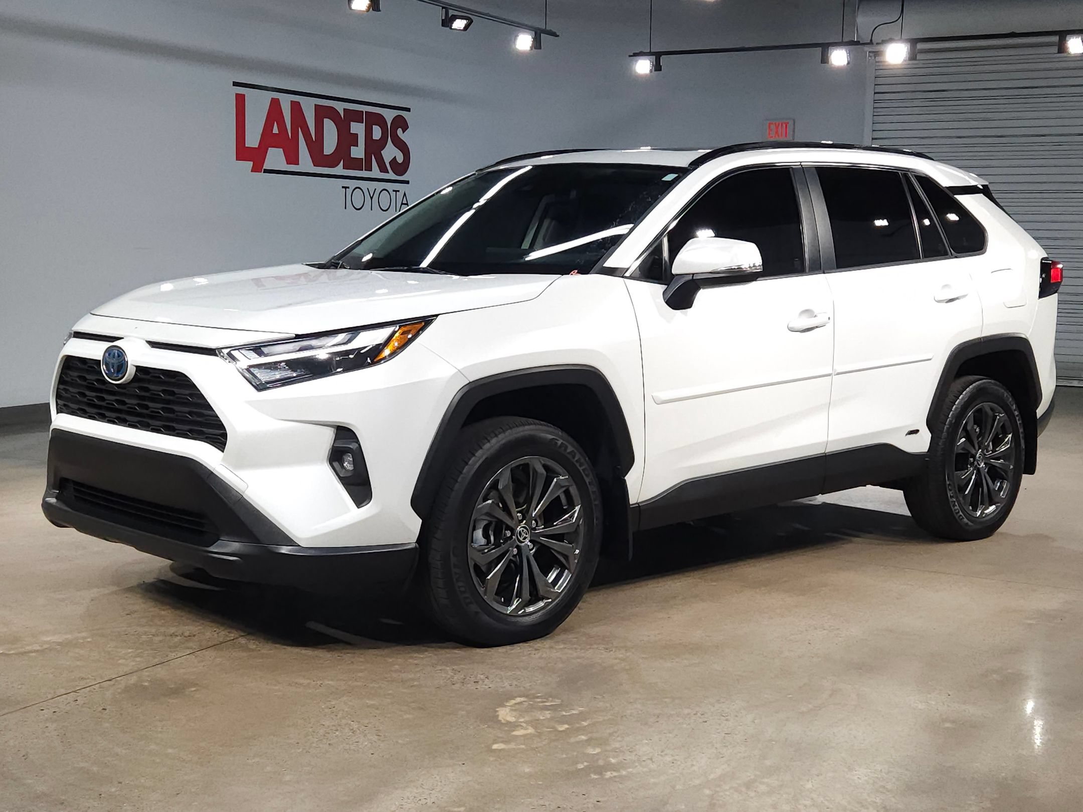 Used 2024 Toyota RAV4 XLE Premium AWD/4WD image 3