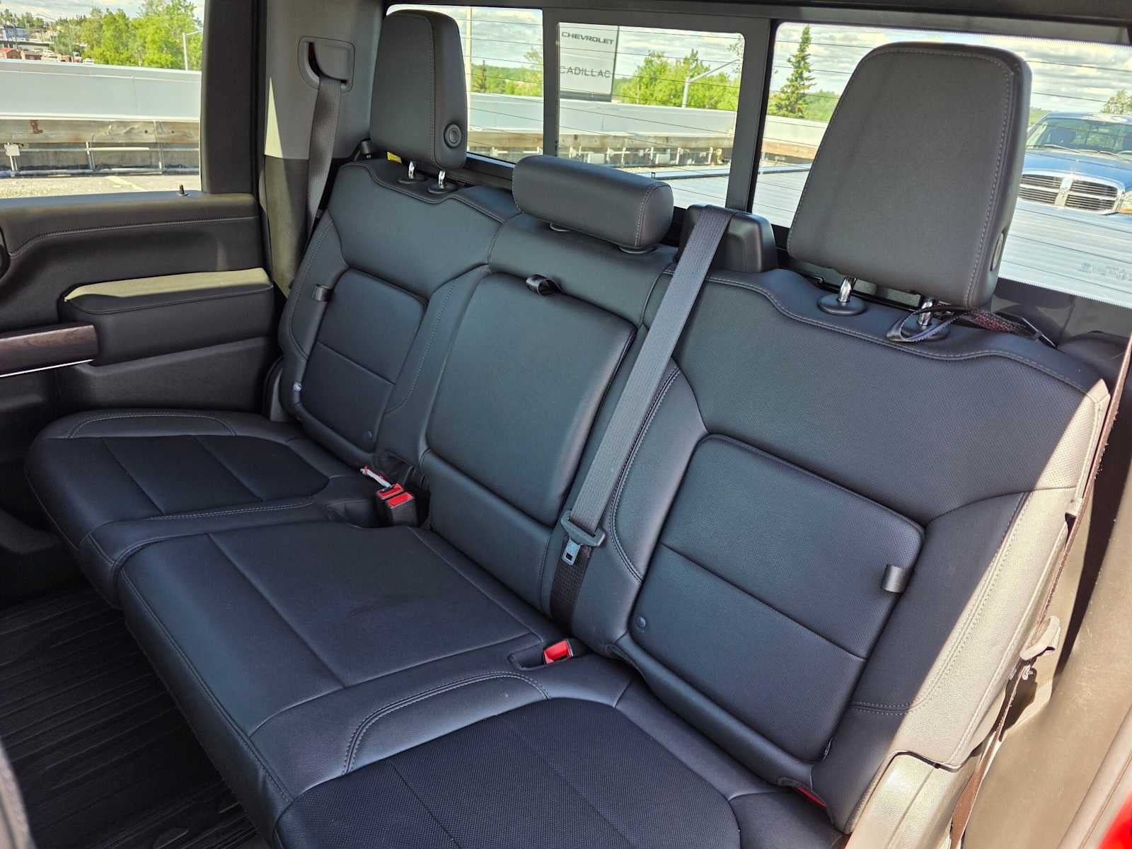 Used 2023 GMC Sierra 2500 SLT w/ SLT Premium Package AWD/4WD image 17