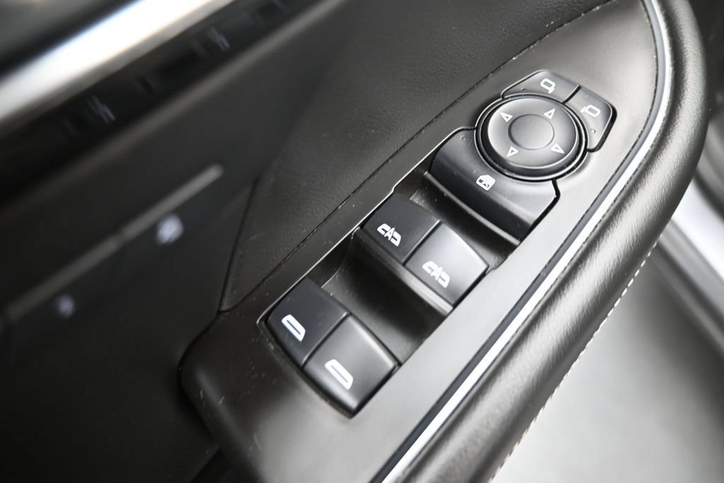 Used 2021 Buick Envision Essence w/ Sport Touring Package AWD/4WD image 14