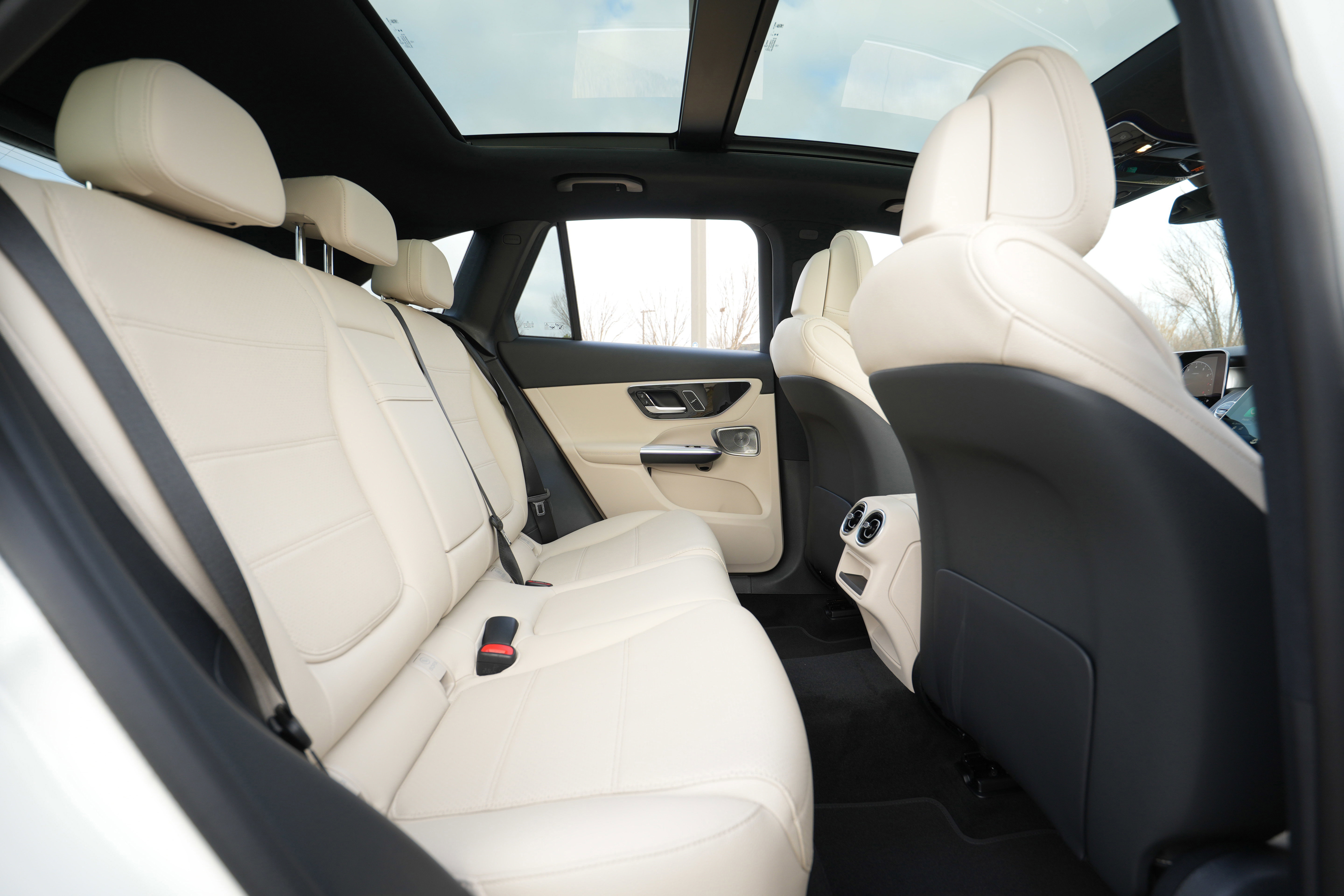 New 2026 Mercedes-Benz GLC 300 4MATIC image 41