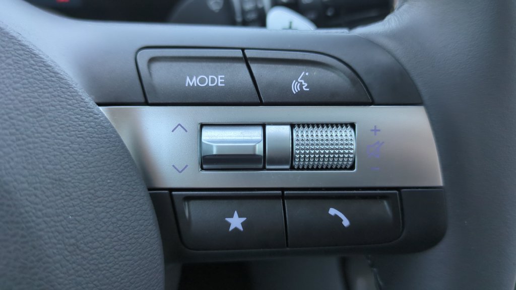 Certified 2025 Hyundai Kona SEL FWD image 21