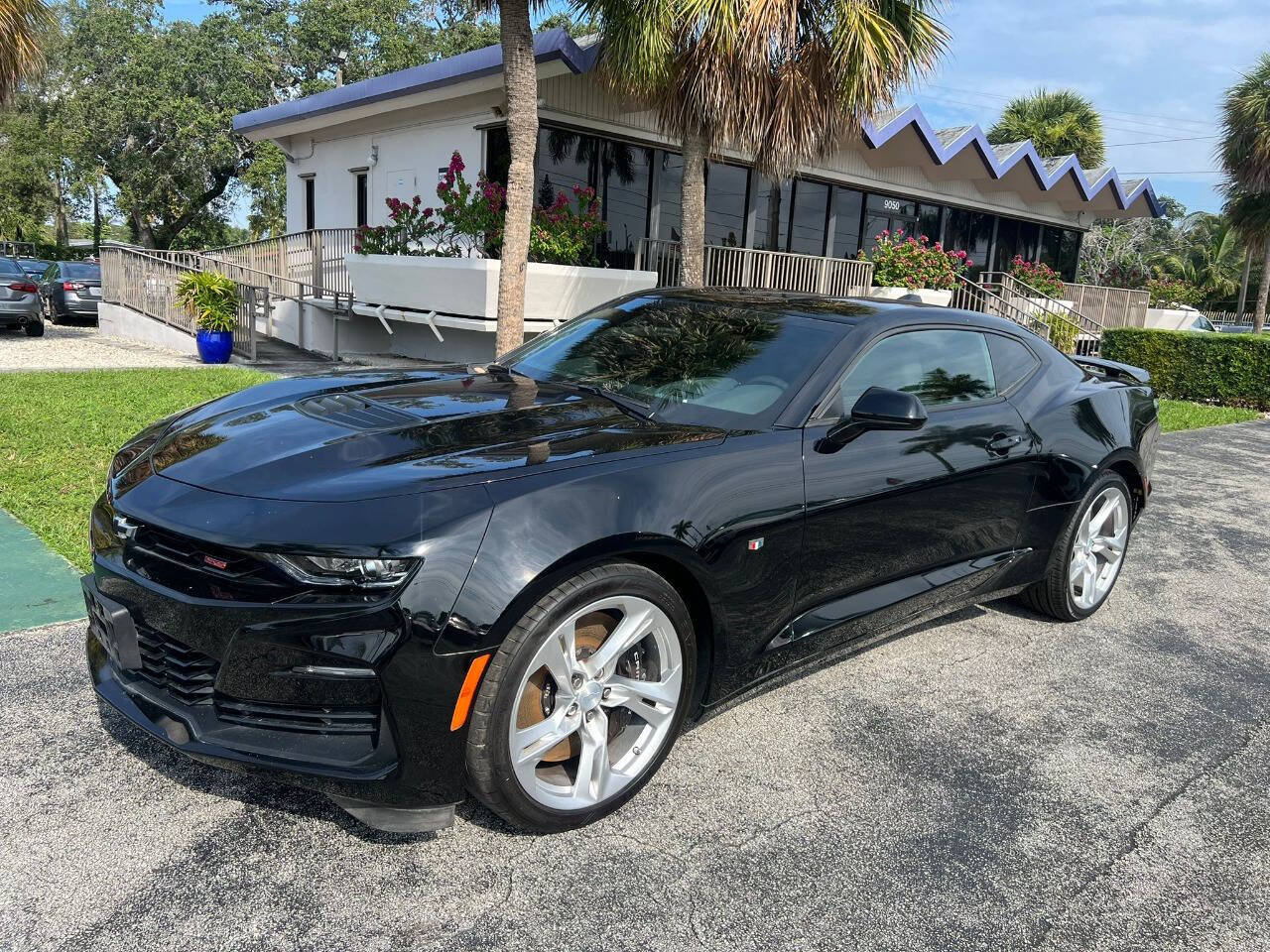 Used 2023 Chevrolet Camaro SS RWD image 2