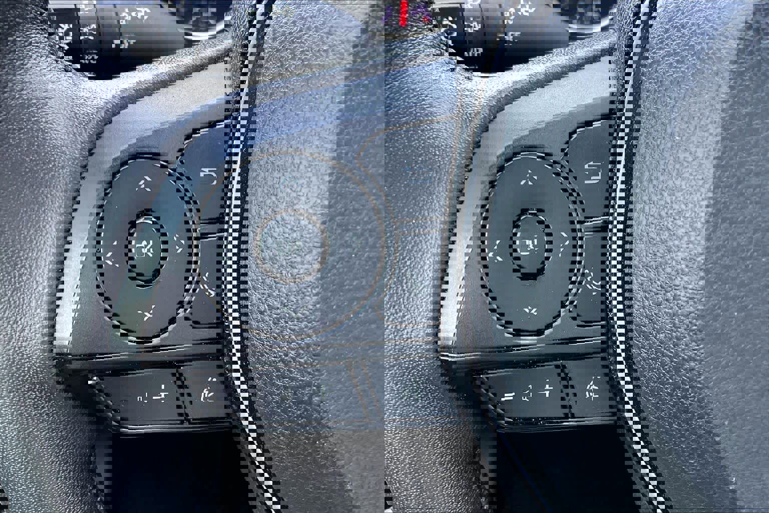 Used 2022 Toyota RAV4 XLE Premium image 21