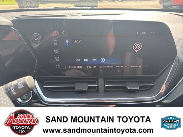 Used 2024 Chevrolet Trax RS w/ Sunroof Package FWD image 25