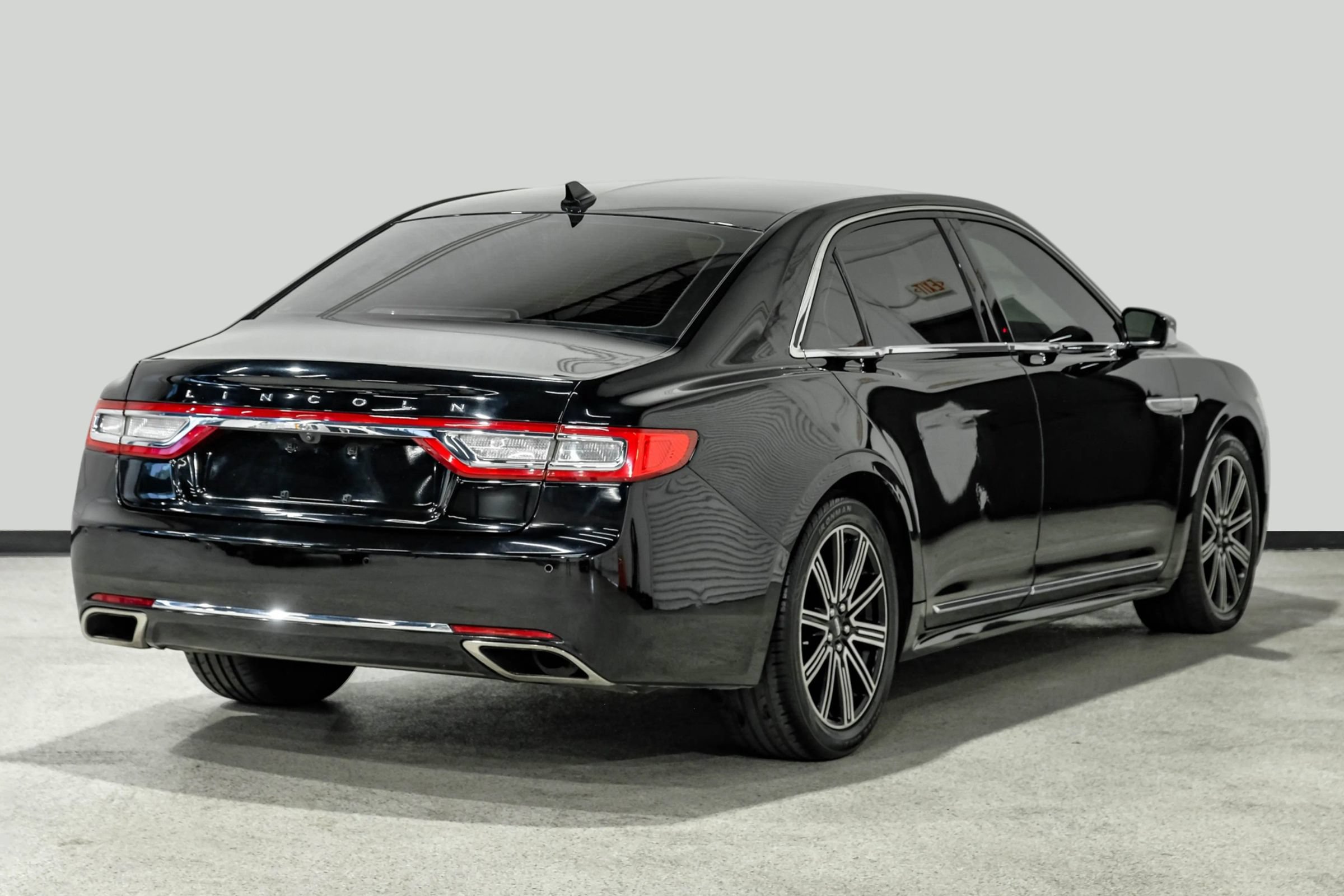 Used 2018 Lincoln Continental Reserve FWD image 6