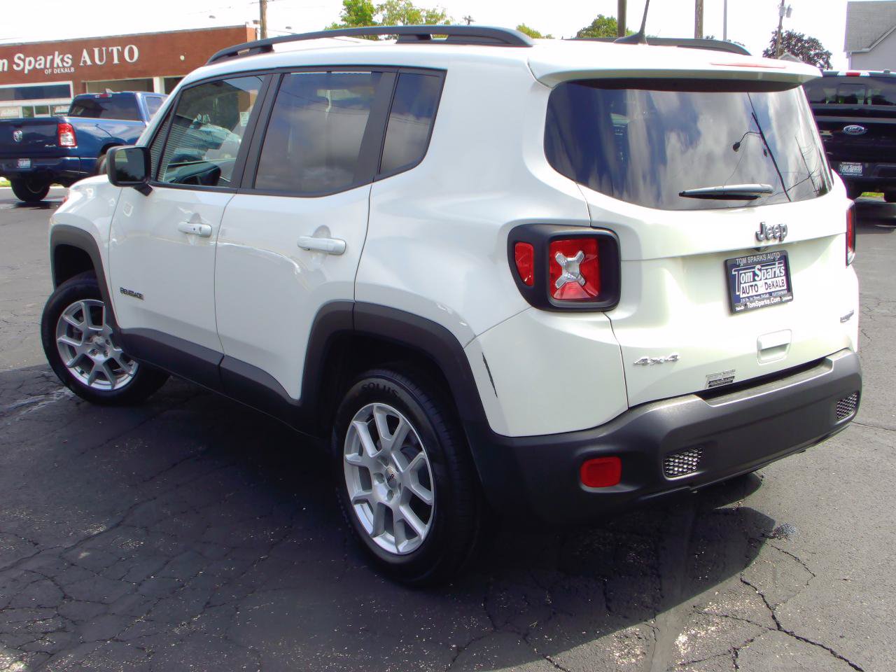 Used 2022 Jeep Renegade Latitude AWD/4WD image 4
