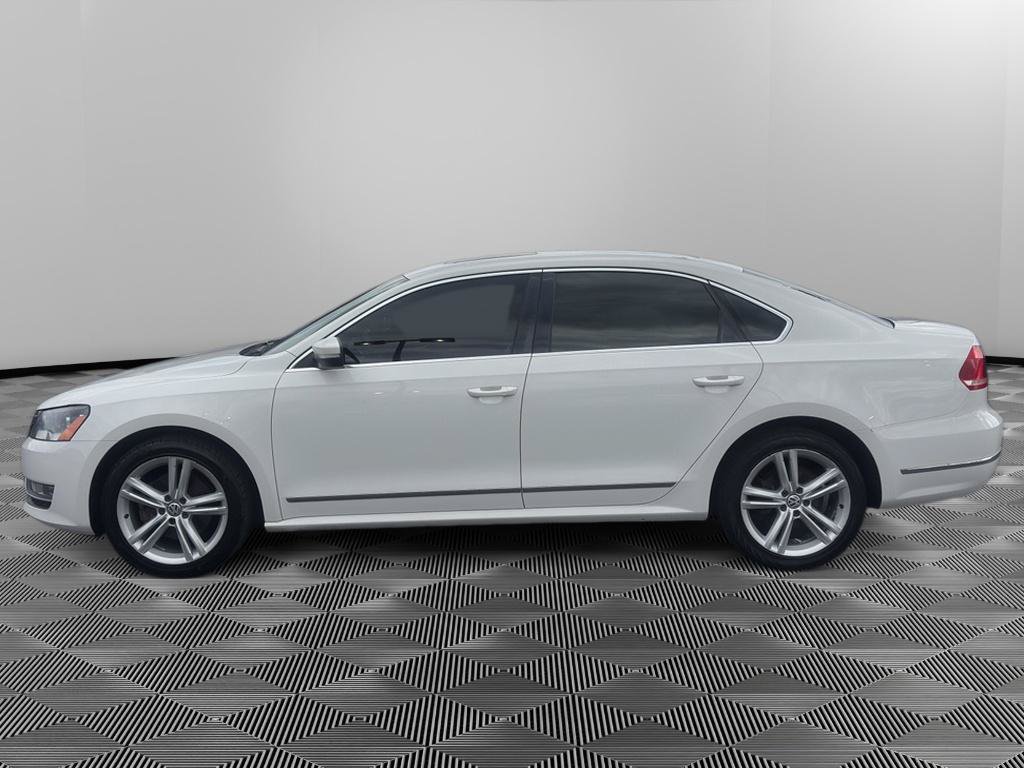 Used 2013 Volkswagen Passat TDI SEL Premium FWD image 4