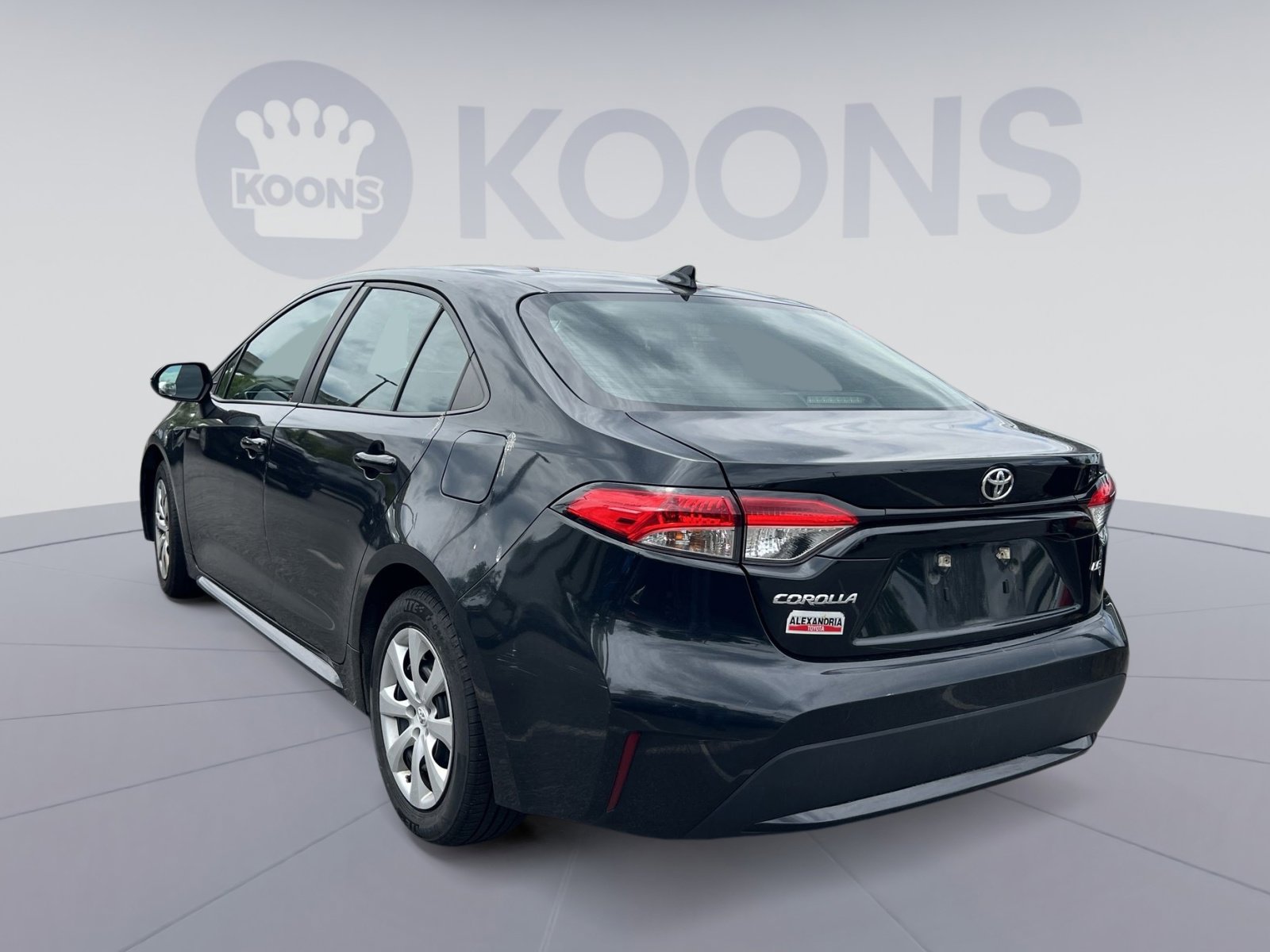 Used 2021 Toyota Corolla LE FWD image 4