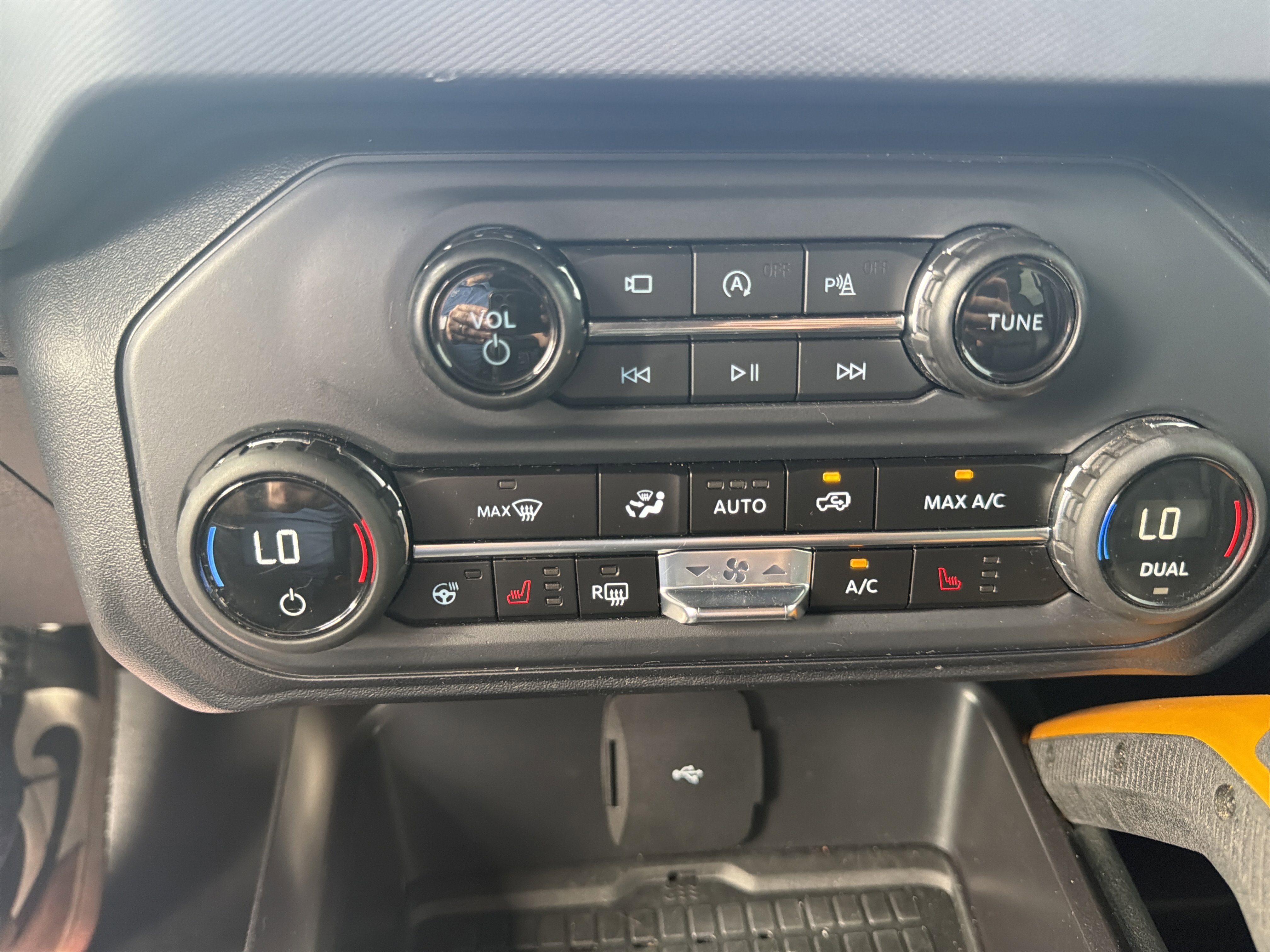 Used 2024 Ford Bronco Badlands image 28