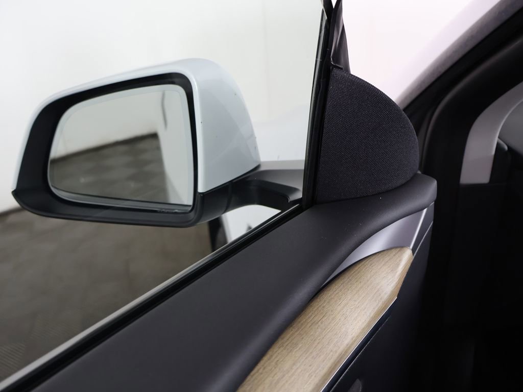 Used 2023 Tesla Model Y AWD image 31