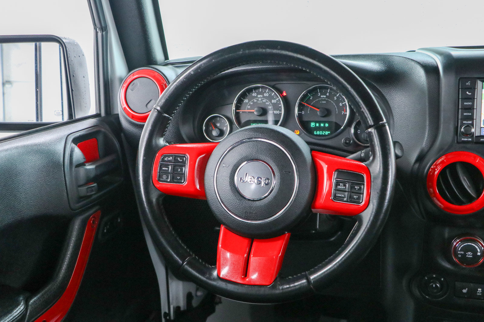 Used 2017 Jeep Wrangler Unlimited Sahara AWD/4WD image 13