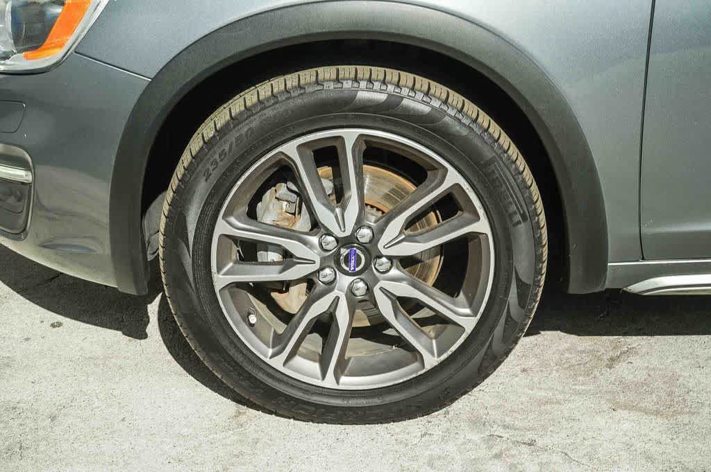 Used 2016 Volvo S60 T5 Cross Country Platinum AWD/4WD image 9