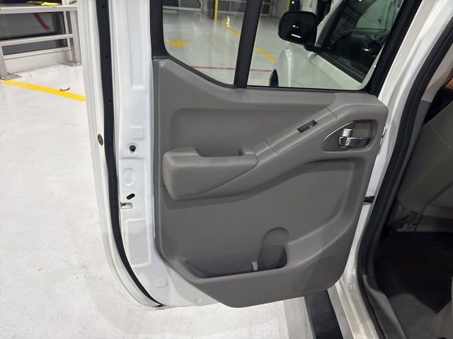 Used 2021 Nissan Frontier SV w/ Midnight Edition Floor Mats image 22