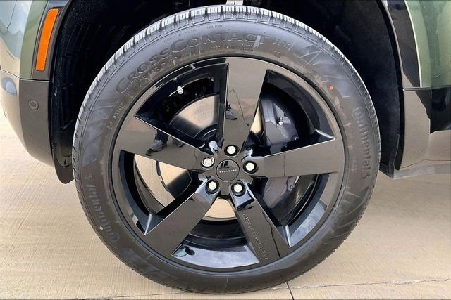 New 2026 Land Rover Defender 110 X-Dynamic SE image 15