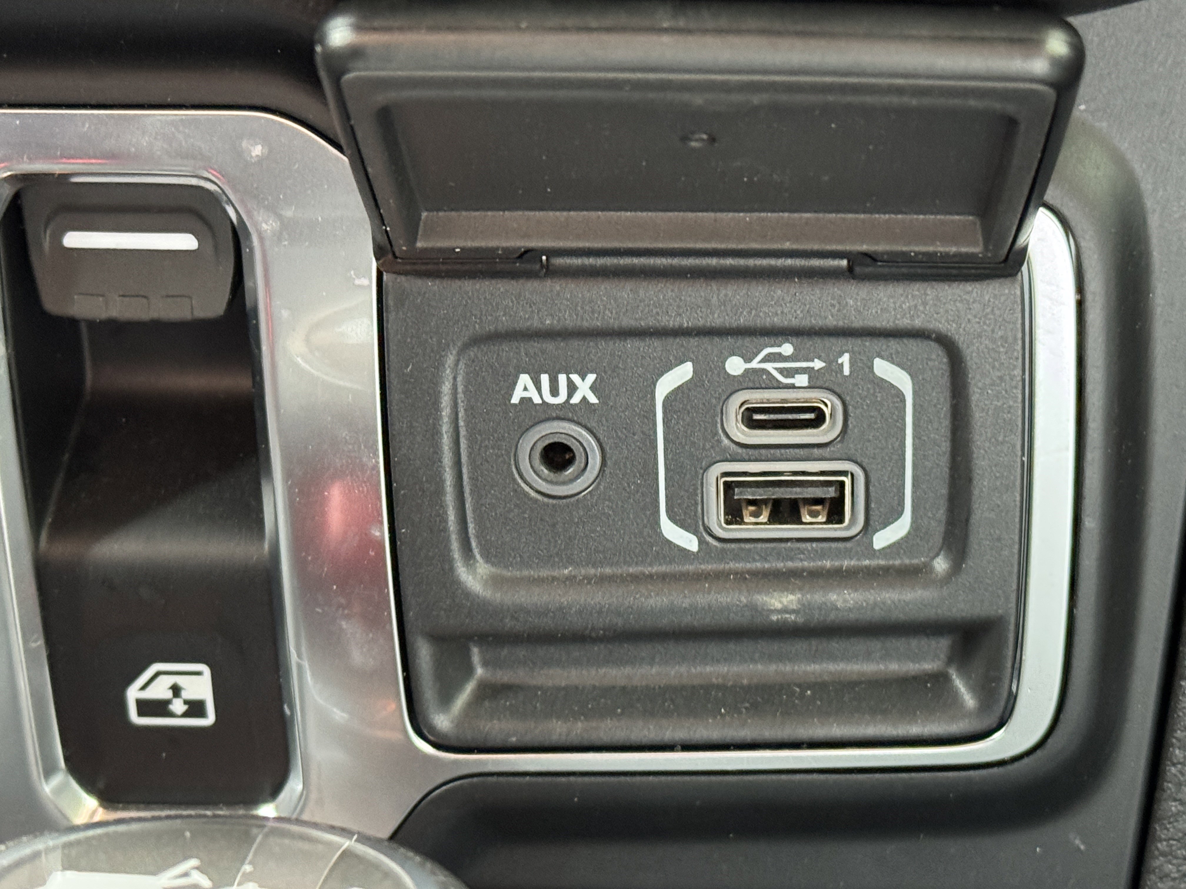 Used 2024 Jeep Wrangler Sport S image 22