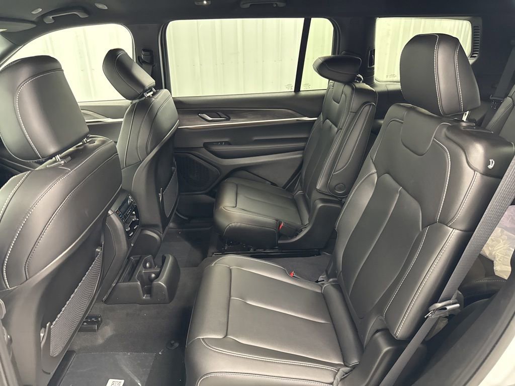 Used 2025 Jeep Grand Cherokee L Limited w/ MOPAR Finishing Package image 13