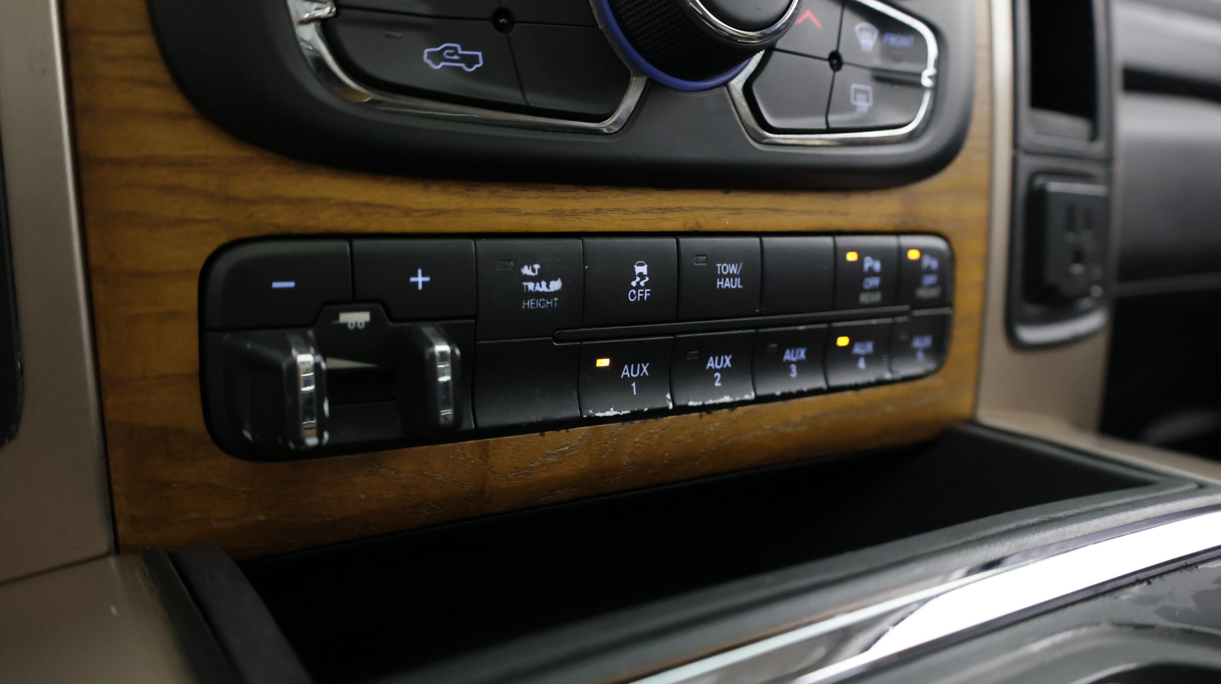 Used 2018 RAM 2500 Longhorn AWD/4WD image 19
