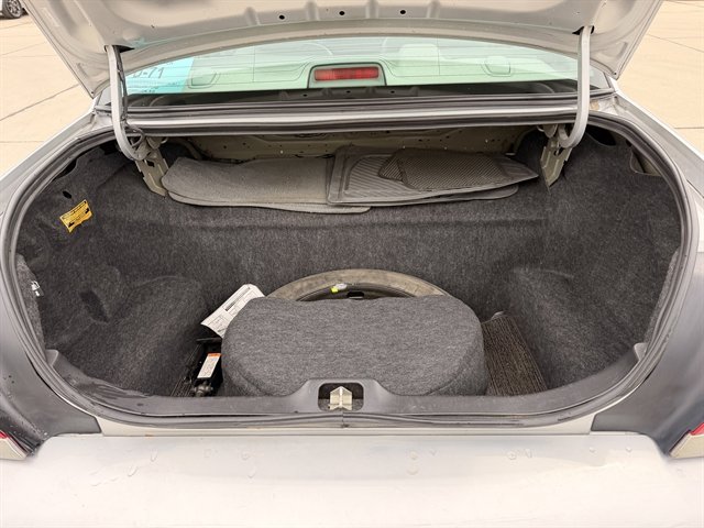 Used 2003 Ford Crown Victoria LX RWD image 7